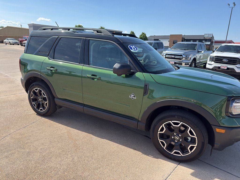 Used 2025 Ford Bronco Sport Outer Banks w/ Outer Banks Tech Package+ AWD/4WD image 3