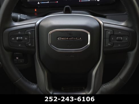 Used 2024 GMC Yukon Denali Ultimate AWD/4WD image 29