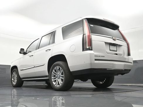 Used 2020 Cadillac Escalade 2WD image 26