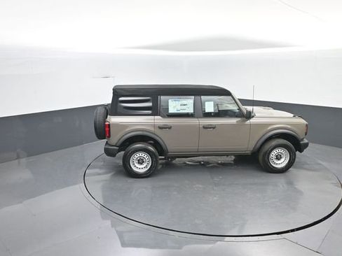 New 2026 Ford Bronco 4-Door image 23