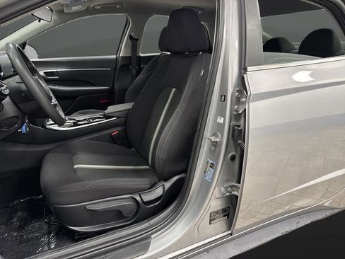 Used 2023 Hyundai Sonata SE w/ Cargo Package image 4