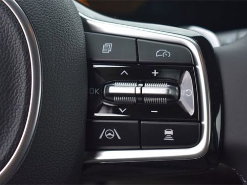 New 2026 Kia Carnival EX image 28