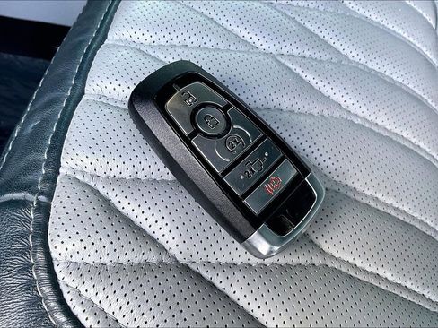 Used 2024 Ford F450 Limited image 37