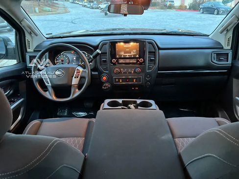 Used 2022 Nissan Titan SV image 13