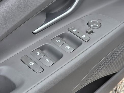 Certified 2024 Hyundai Elantra SEL image 21