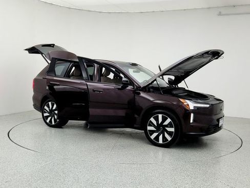 New 2025 Volvo EX90 Ultra image 10
