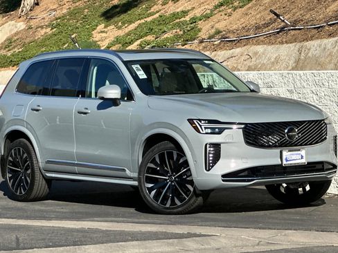 New 2026 Volvo XC90 T8 Ultra image 2