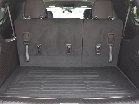 Used 2023 GMC Yukon XL SLE w/ Gmc Pro Safety Plus Package RWD image 19