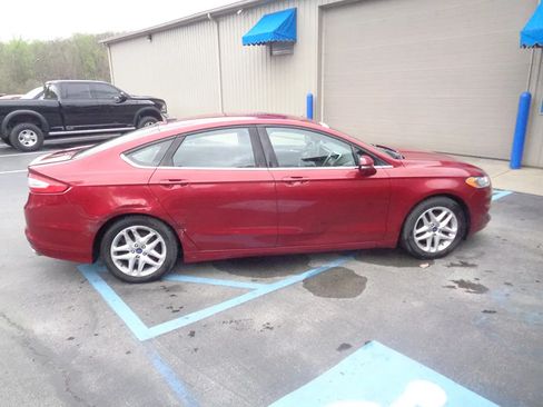 Used 2016 Ford Fusion SE FWD image 7
