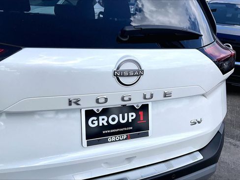 Certified 2023 Nissan Rogue SV w/ SV Premium B Package FWD image 29