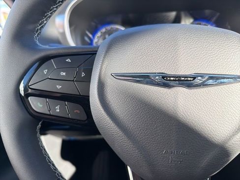 New 2026 Chrysler Pacifica Select w/ S Appearance Package FWD image 17