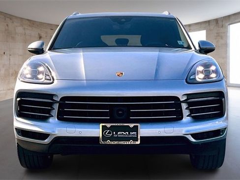 Used 2022 Porsche Cayenne image 2