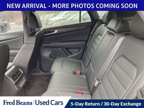 Certified 2025 Volkswagen Atlas Cross Sport SEL R-Line image 10