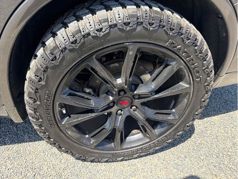 Used 2017 Dodge Durango R/T w/ Technology Group AWD/4WD image 9