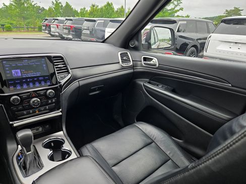 Used 2019 Jeep Grand Cherokee Limited w/ Luxury Group II AWD/4WD image 11