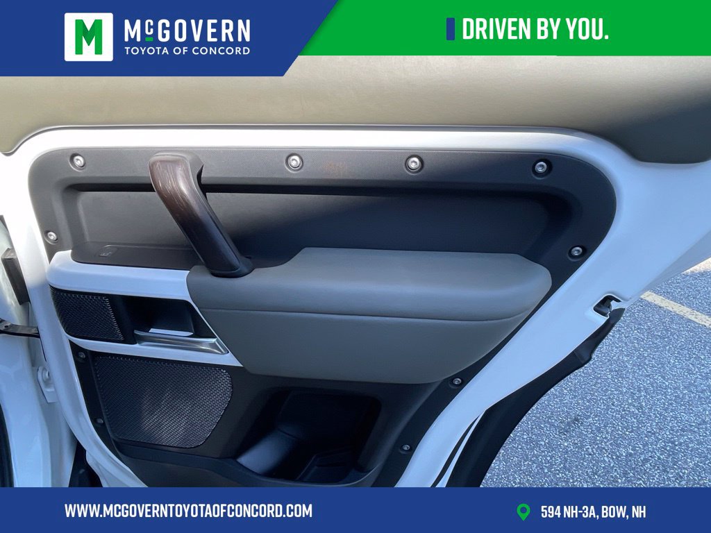 Used 2020 Land Rover Defender 110 HSE AWD/4WD image 28