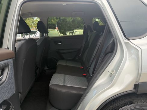 Certified 2023 Nissan Rogue SV FWD image 11