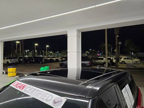 Used 2022 Land Rover Range Rover Sport SVR image 14