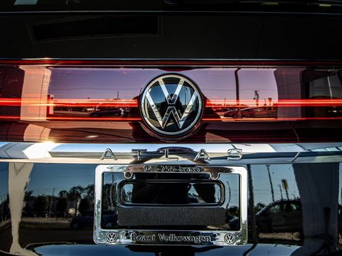 New 2026 Volkswagen Atlas SE image 15