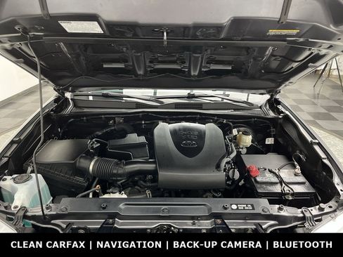 Used 2018 Toyota Tacoma TRD Sport AWD/4WD image 25
