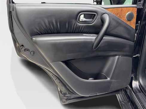 Used 2024 Nissan Armada SL image 35