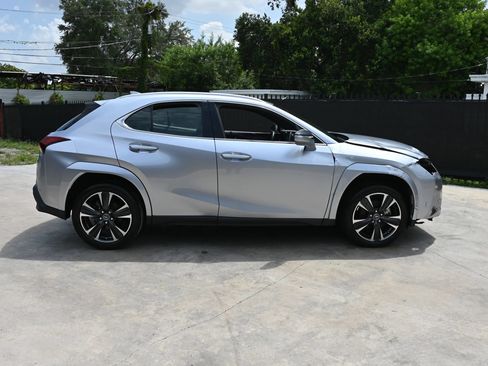 Used 2023 Lexus UX 250h FWD w/ Accessory Package (Z1) image 6