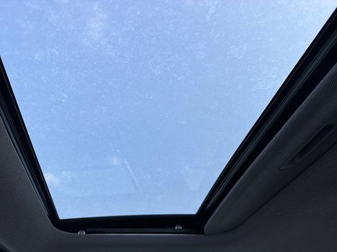 Used 2025 Hyundai Elantra SEL image 11