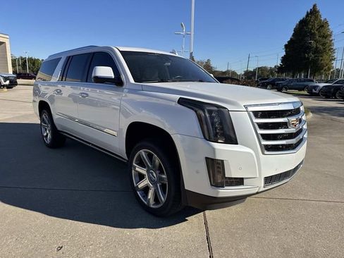 Used 2018 Cadillac Escalade ESV Premium Luxury image 3