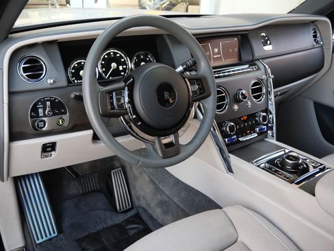 Certified 2022 Rolls-Royce Cullinan w/ Cullinan Package image 16