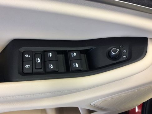 Used 2024 Jeep Grand Cherokee Limited image 14