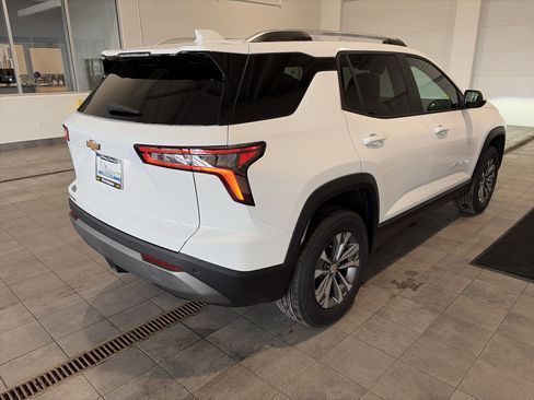 New 2026 Chevrolet Equinox LT w/ Convenience Package II image 3