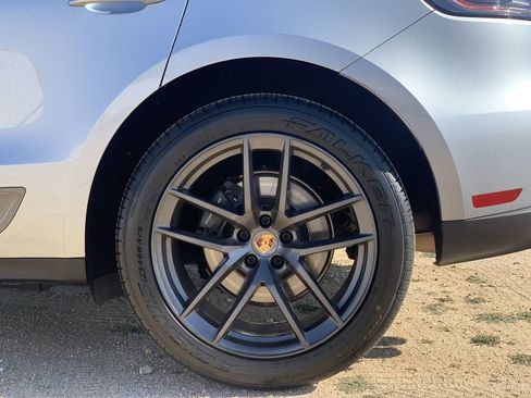 Used 2023 Porsche Macan image 31