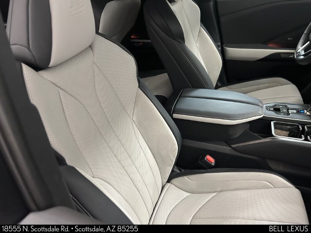 Used 2025 Lexus TX 500h AWD w/ Technology Package image 11