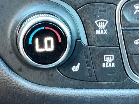 Used 2024 Chevrolet Equinox LT image 19