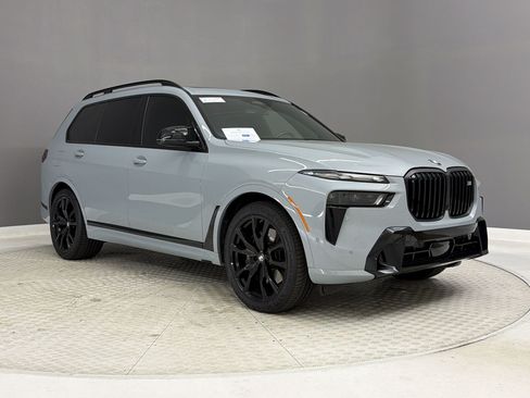 Used 2025 BMW X7 M60i AWD/4WD image 7