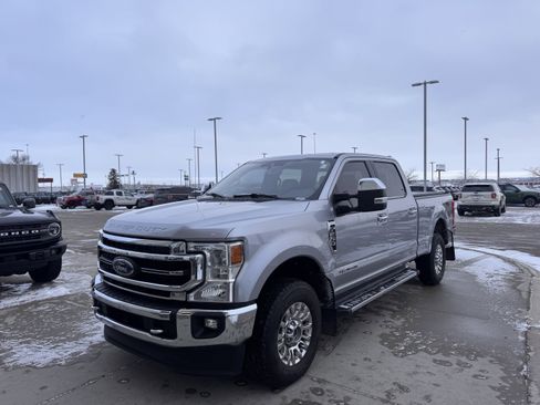 Used 2021 Ford F250 Lariat w/ Chrome Package image 2