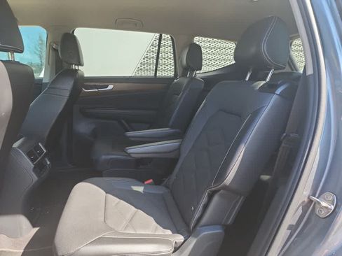 Used 2024 Volkswagen Atlas SE AWD/4WD image 9