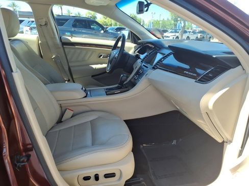Used 2016 Ford Taurus Limited FWD image 11