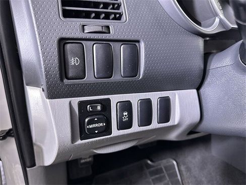 Used 2013 Toyota Tacoma PreRunner w/ SR5 Pkg image 18