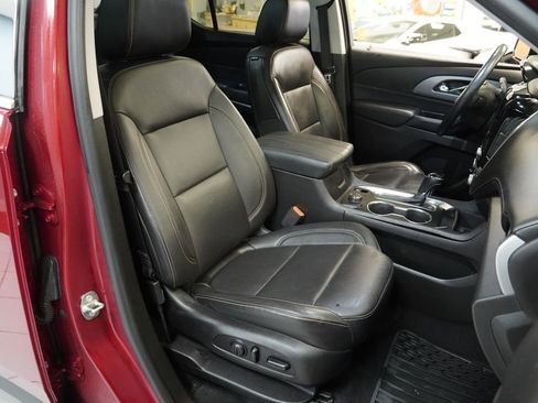 Used 2018 Chevrolet Traverse LT image 25