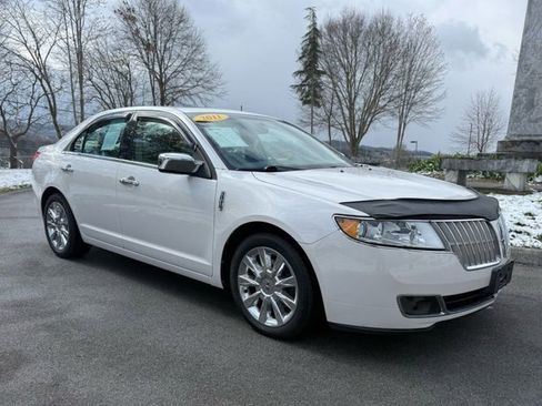 Used 2011 Lincoln MKZ image 3