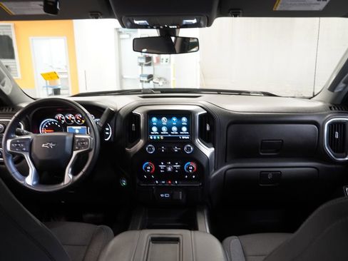 Certified 2022 Chevrolet Silverado 1500 RST w/ LPO, Blackout Package AWD/4WD image 18