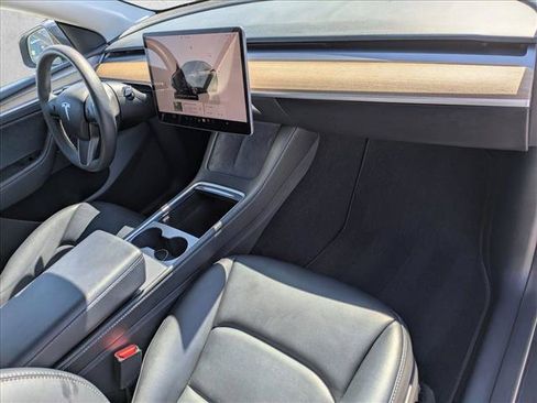 Used 2023 Tesla Model Y 2WD image 21