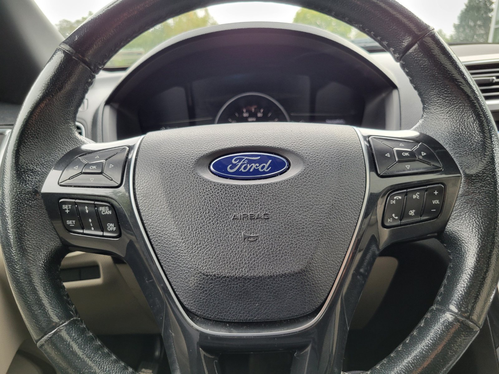 Used 2018 Ford Explorer Limited w/ Equipment Group 301A AWD/4WD image 14