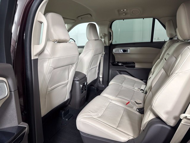 Used 2023 Ford Explorer Platinum w/ Technology Package AWD/4WD image 15