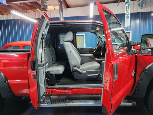 Used 2011 Ford F250 XLT w/ XLT Premium Pkg image 50