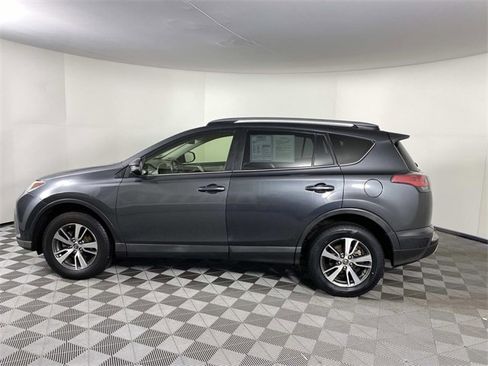 Used 2018 Toyota RAV4 XLE image 5