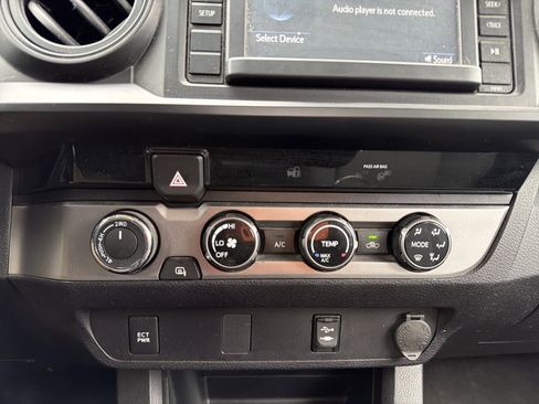 Certified 2018 Toyota Tacoma SR image 18