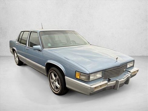 Used 1989 Cadillac De Ville Sedan FWD image 3