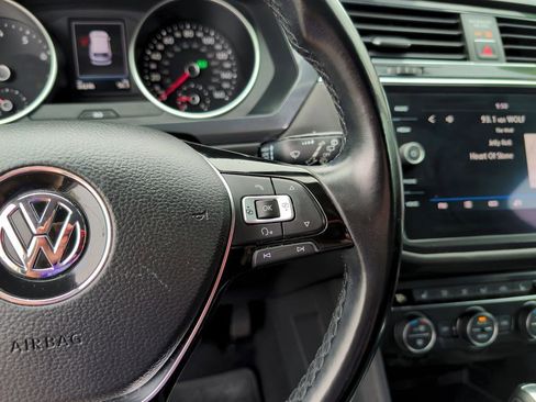 Used 2018 Volkswagen Tiguan SE image 20